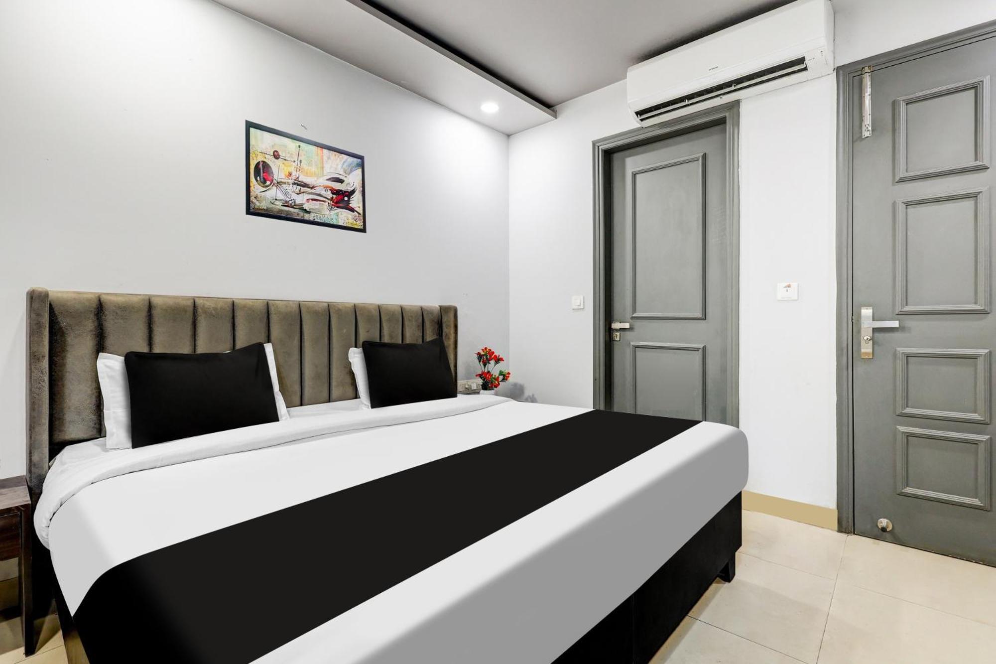 Super Collection O Shalimar Bagh Hotel Делхи Екстериор снимка