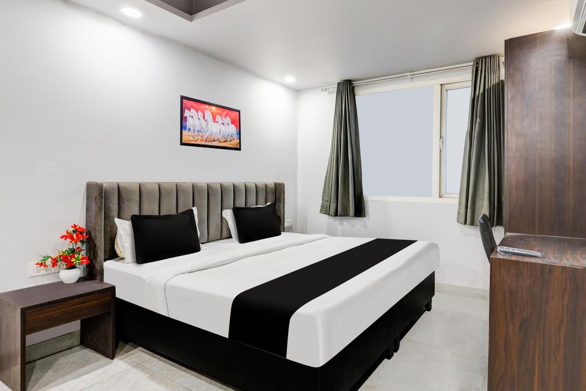 Super Collection O Shalimar Bagh Hotel Делхи Екстериор снимка